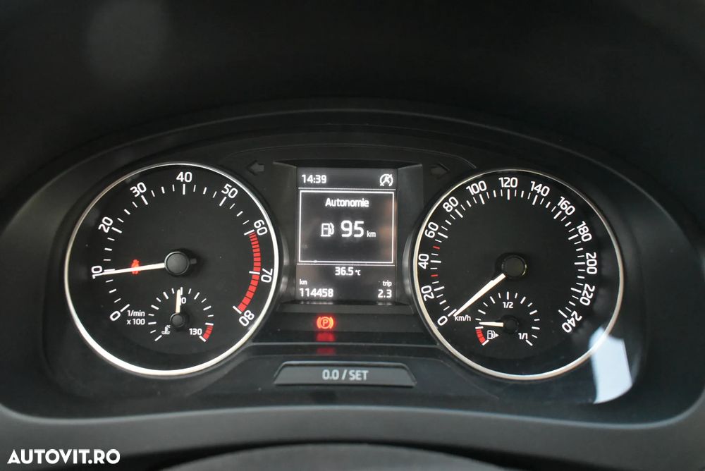 Skoda RAPID 1.2 TSI Ambition - 8