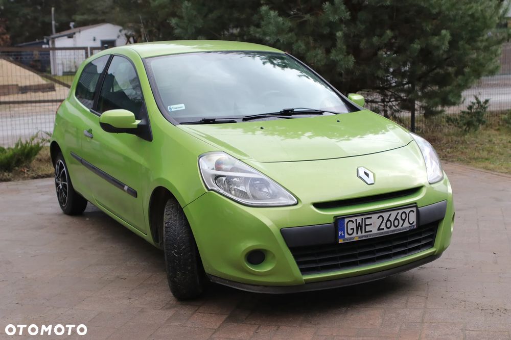 Renault Clio 1.2 16V Alize - 2