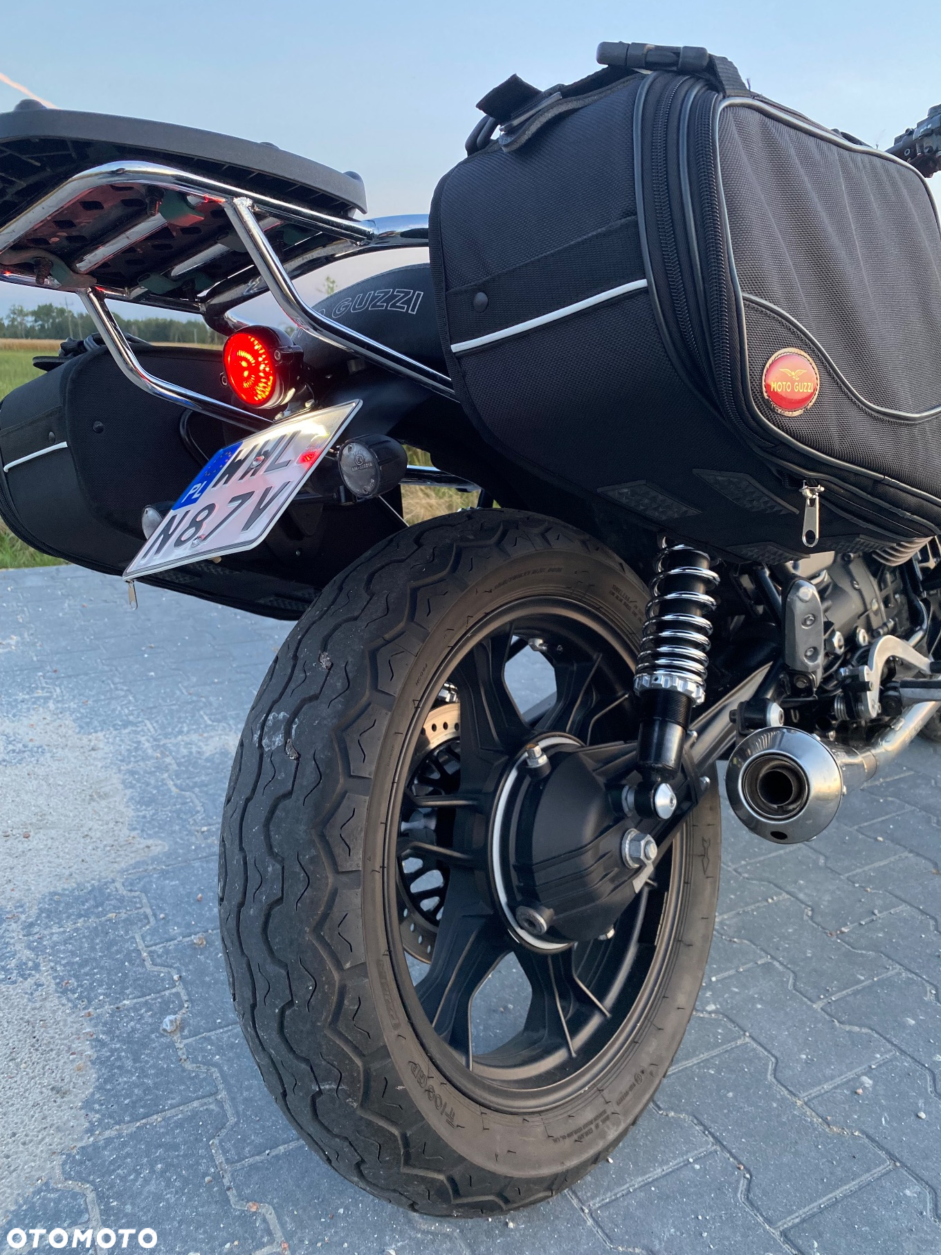 Moto Guzzi V7 - 6