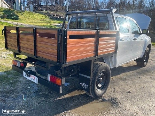 Toyota Hilux 2.4 D-4D 4WD CD CM - 11