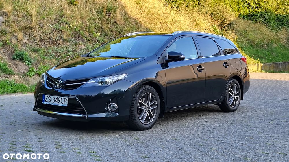 Toyota Auris 1.6 Premium - 2