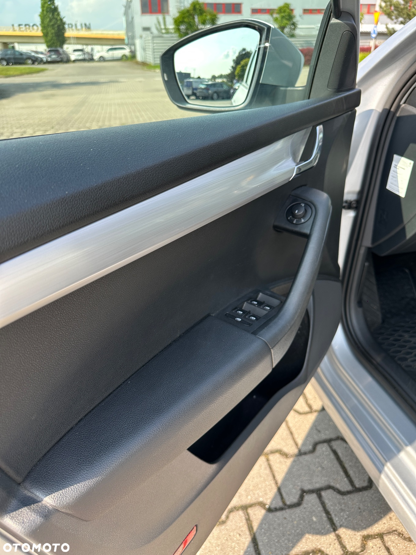 Skoda Octavia 1.6 TDI Ambition DSG - 26