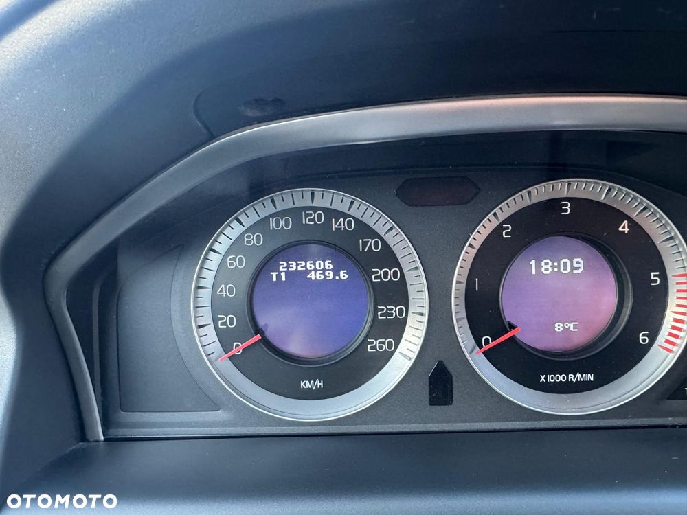 Volvo XC 60 - 8