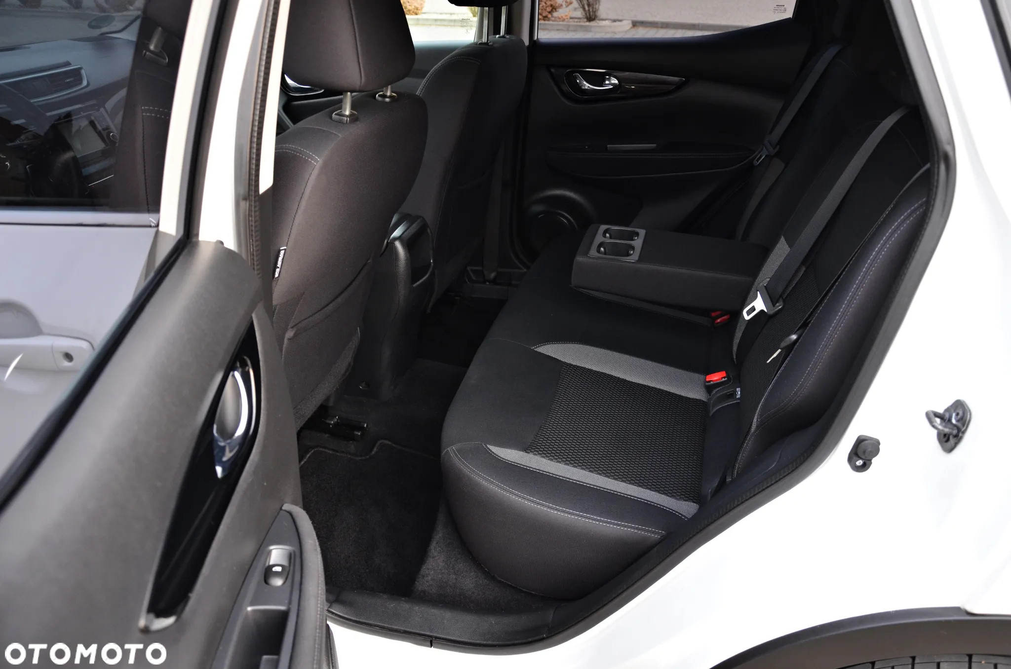 Nissan Qashqai 1.3 DIG-T DCT TEKNA - 30