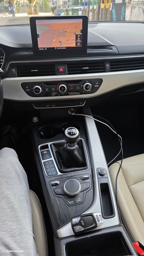Audi A4 Avant 2.0 TDI ultra sport - 25