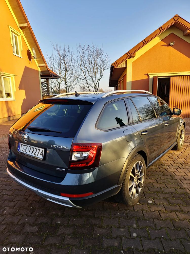 Skoda Octavia Scout 2.0 TDI 4x4 DSG - 13