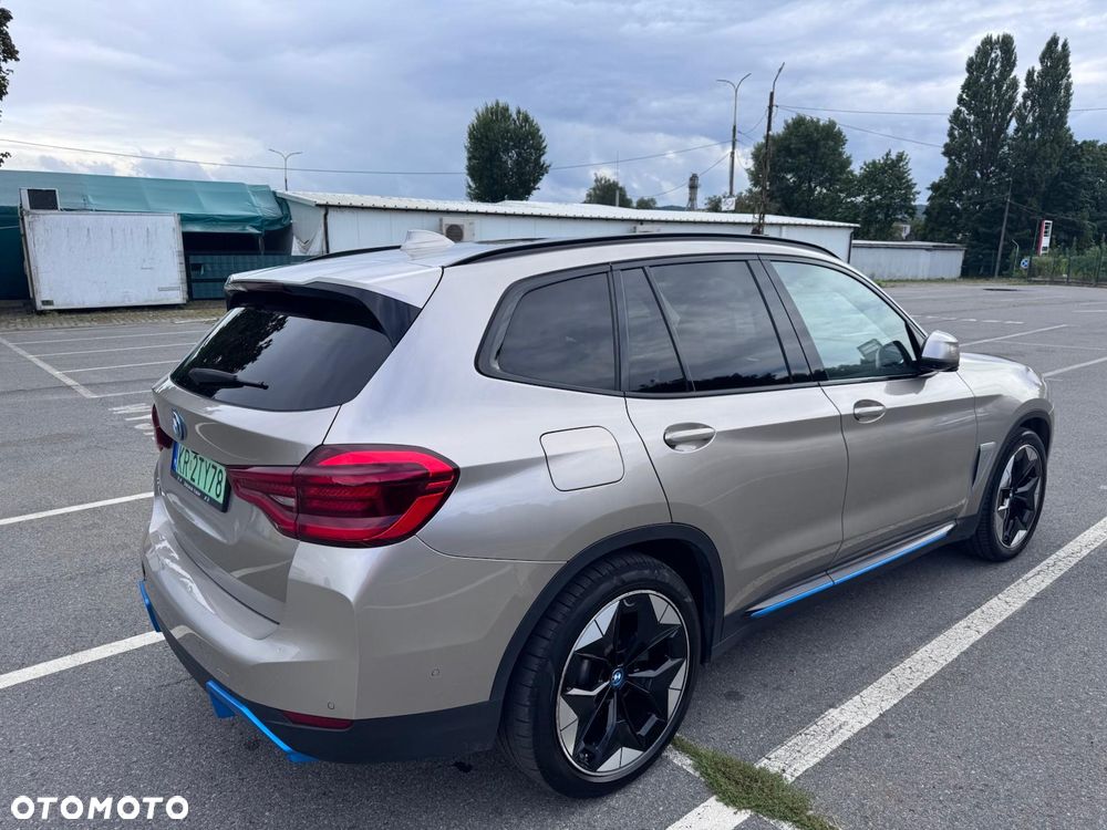 BMW iX3 Standard - 4