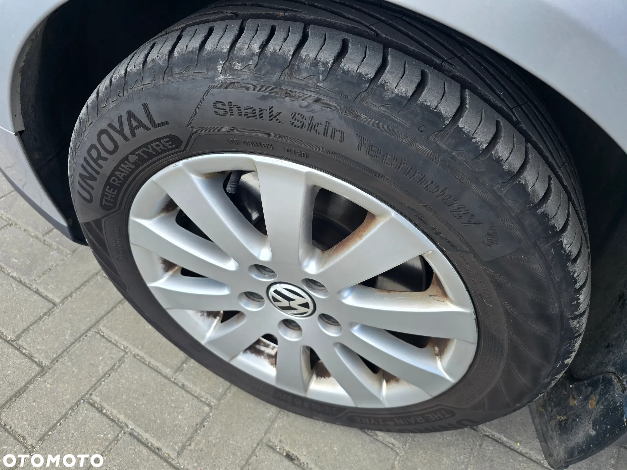 Volkswagen Passat - 17