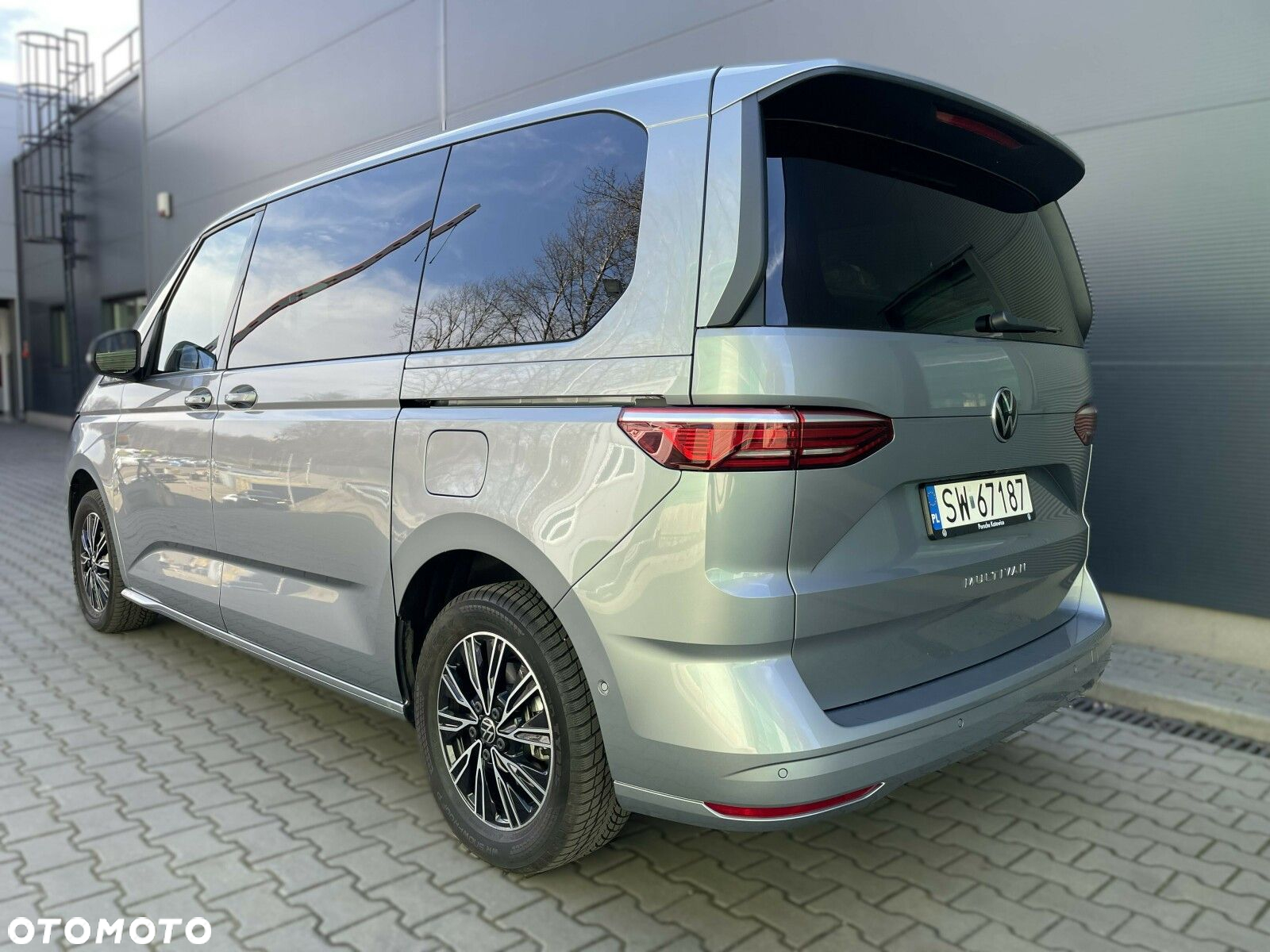Volkswagen Multivan - 8