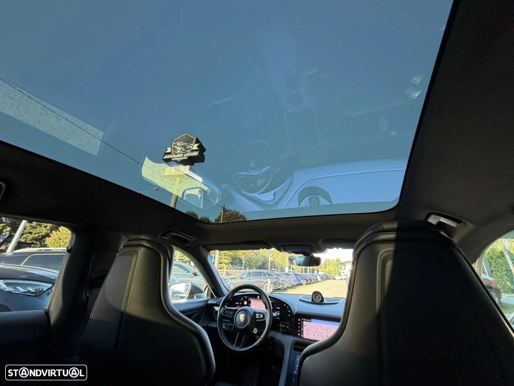 Porsche Taycan Sport Turismo Standard - 3
