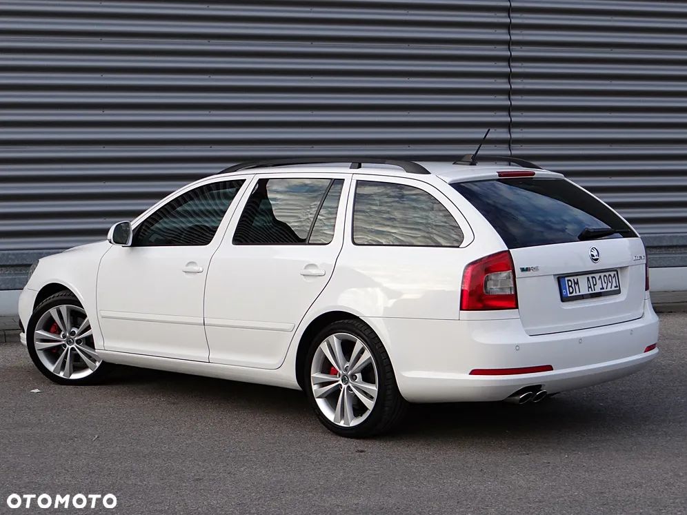 Skoda Octavia 2.0 TDI CR DPF DSG RS - 20