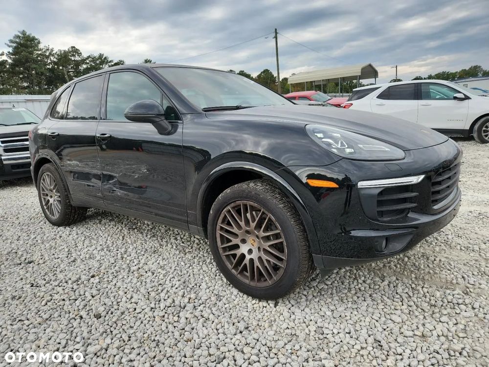 Porsche Cayenne Standard - 4