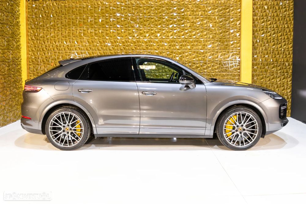 Porsche Cayenne Coupé Turbo S E-Hybrid - 3