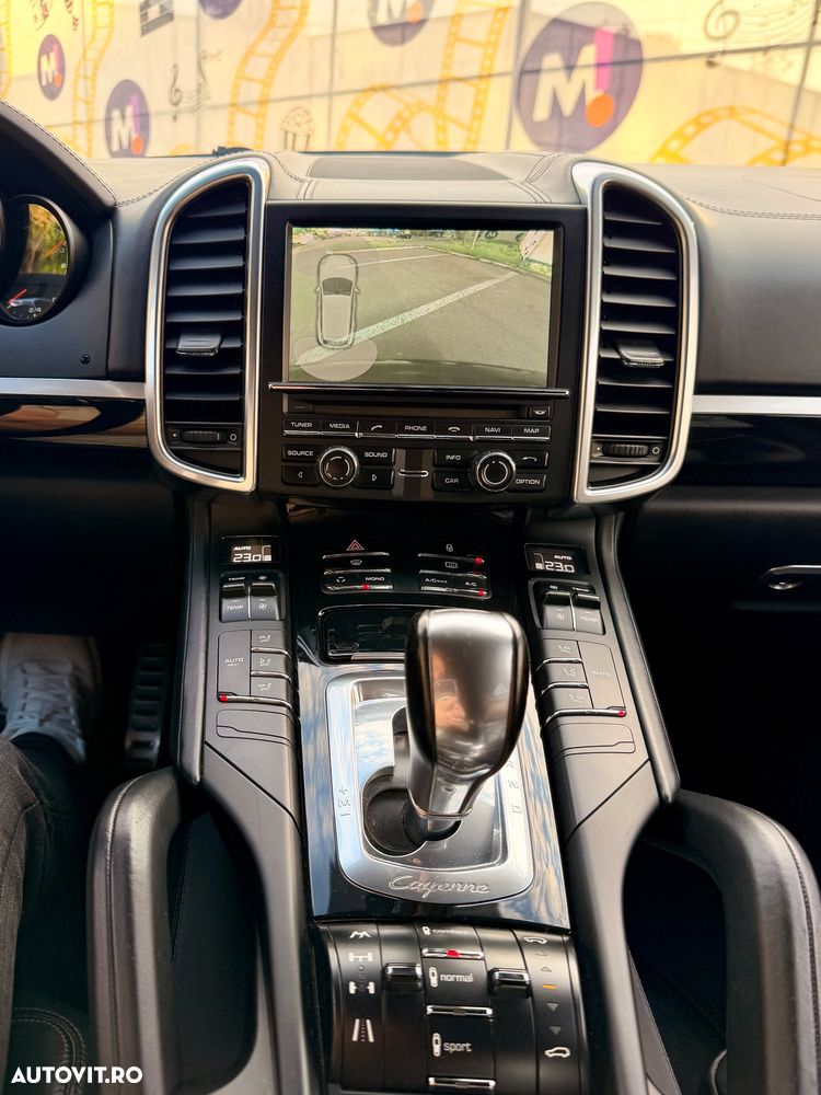 Porsche Cayenne - 8