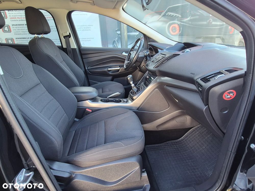 Ford Kuga - 28