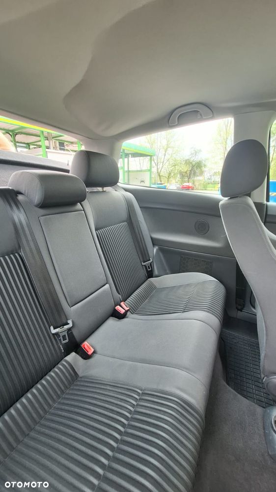 Volkswagen Polo 1.4 16V Comfortline - 9