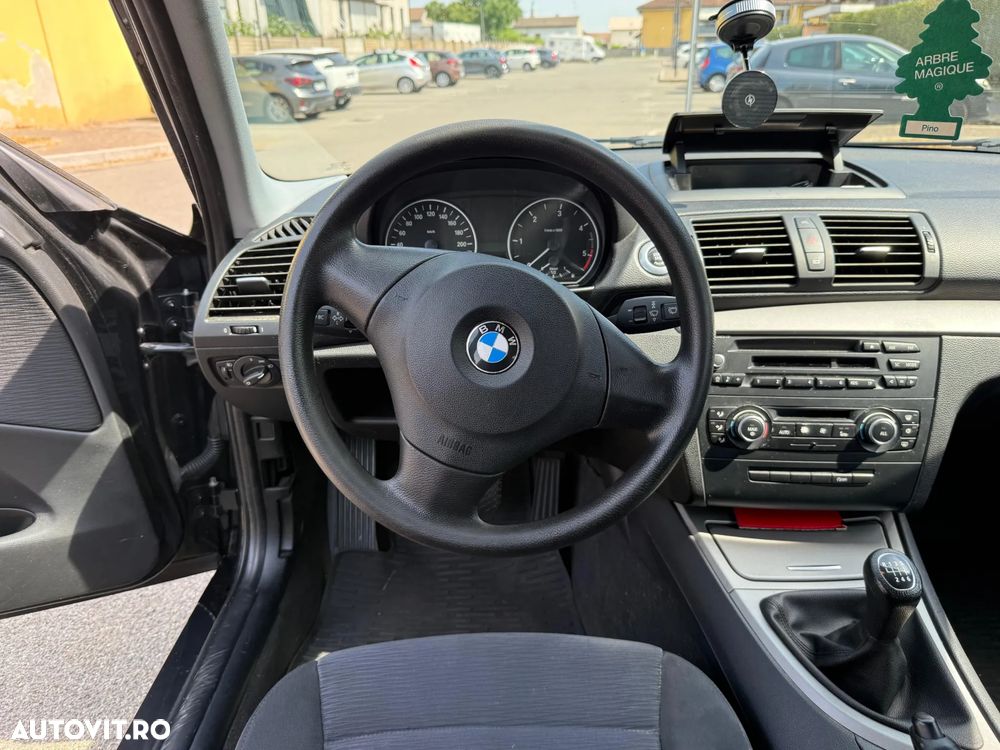 BMW Seria 1 118d - 23