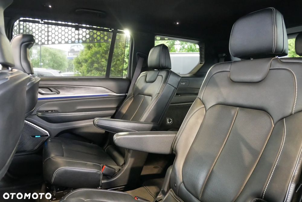 Jeep Grand Cherokee - 14