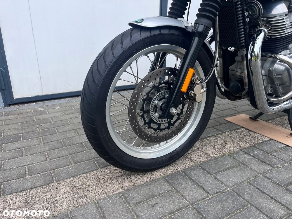 Royal Enfield Interceptor - 10