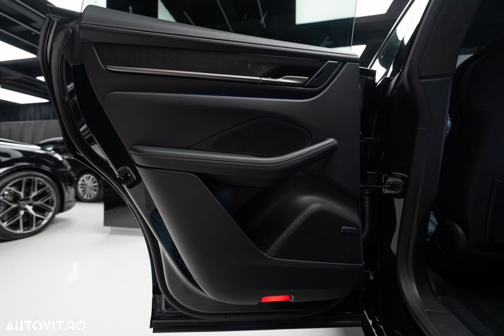 Porsche Macan - 31