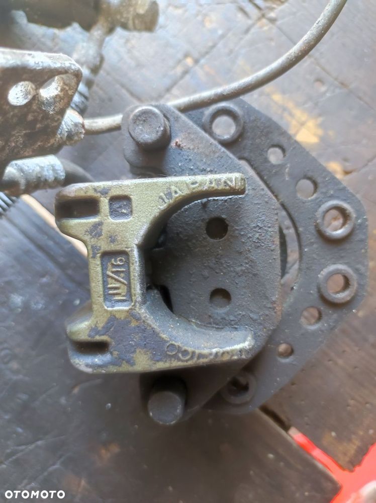 Zaciski Hamulcowe Przód TOKICO 11/16 KAWASAKI LTD ZN700 ZN1100 GPZ Zestaw - 6