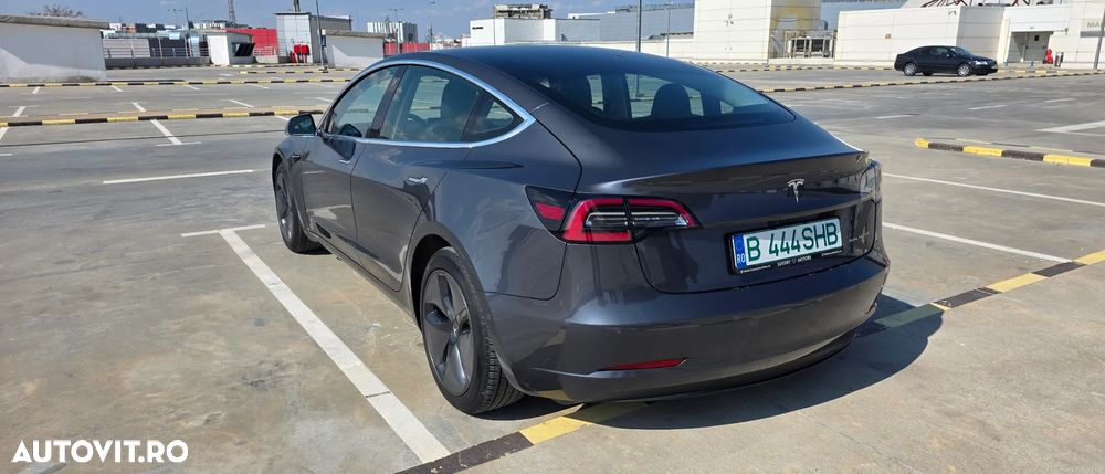 Tesla Model 3 - 2