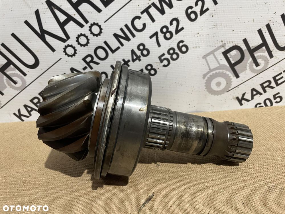 Valtra S354 Massey 8480 - skrzynia biegów - wałek ataku 12z  945100410010 - 1