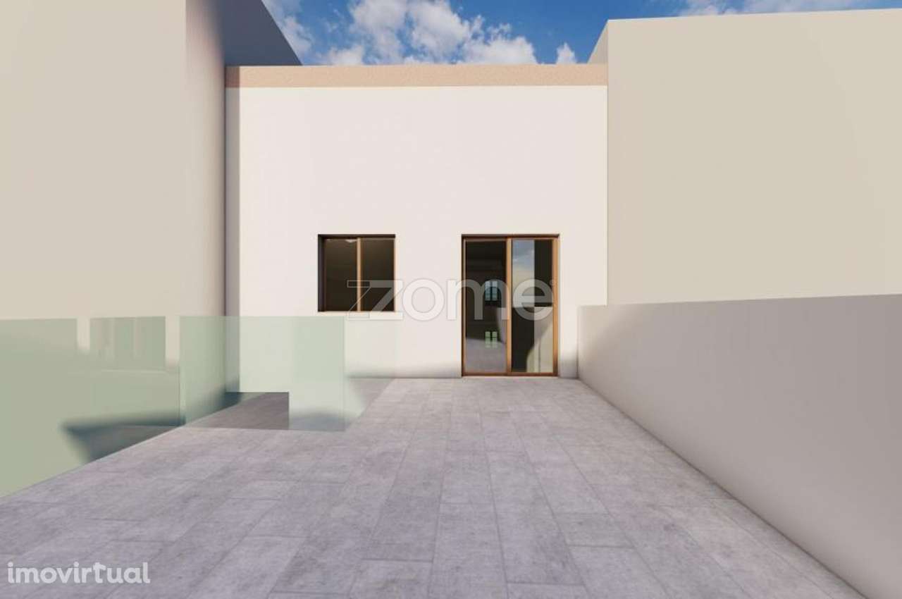 Prédio em Campanhã junto ao Rio Douro - Grande imagem: 4/22