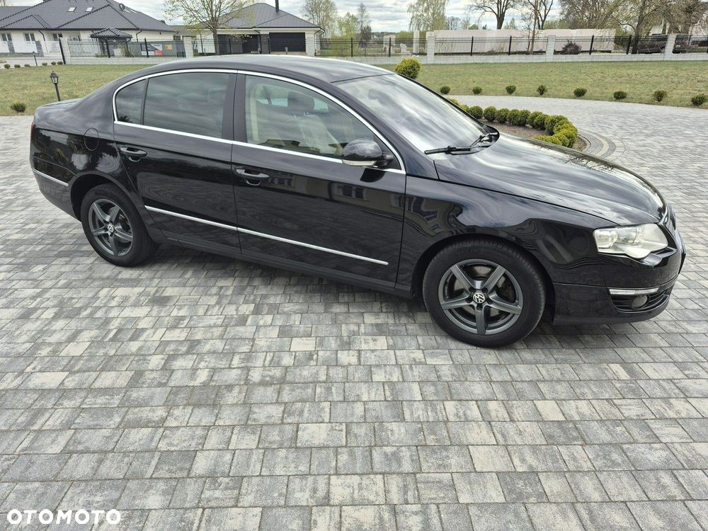 Volkswagen Passat - 13