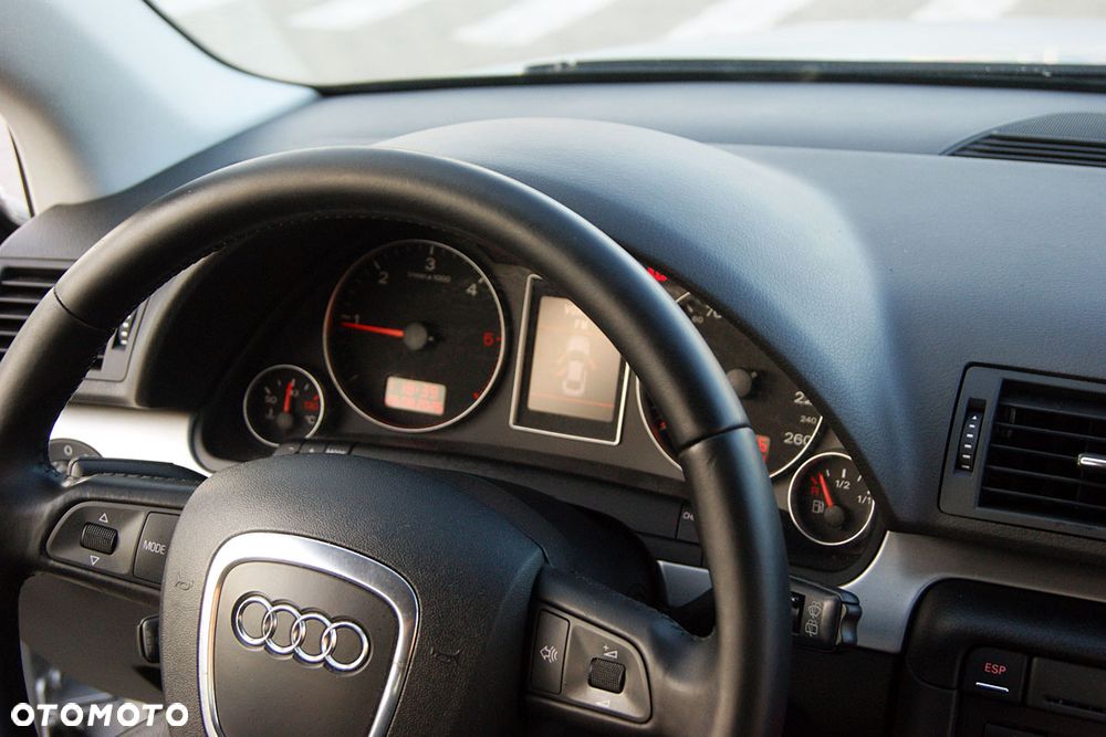 Audi A4 Avant 2.0 TDI - 31