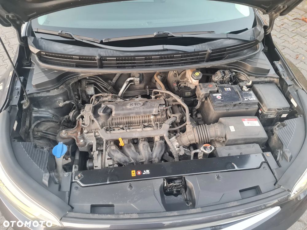 Kia Stonic 1.4 L - 38