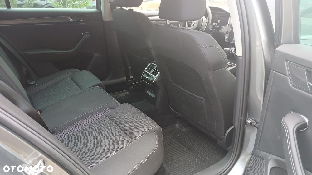 Skoda Superb 2.0 TSI Style DSG - 6