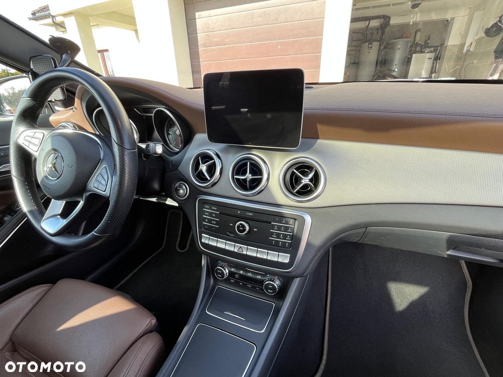 Mercedes-Benz GLA 220 4-Matic - 14