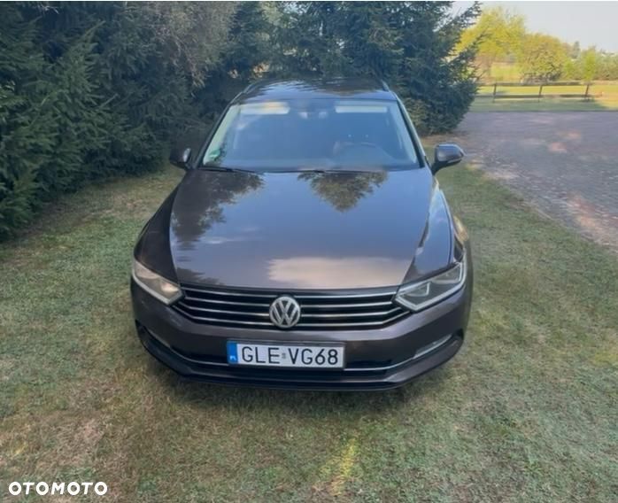 Volkswagen Passat - 11