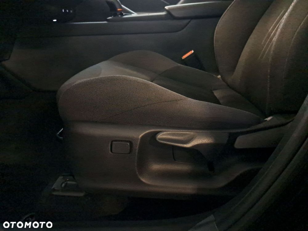 Toyota C-HR - 11