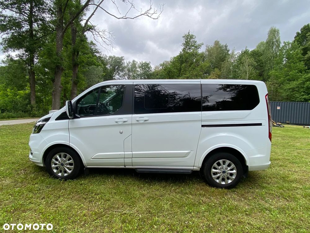 Ford Tourneo Custom - 8