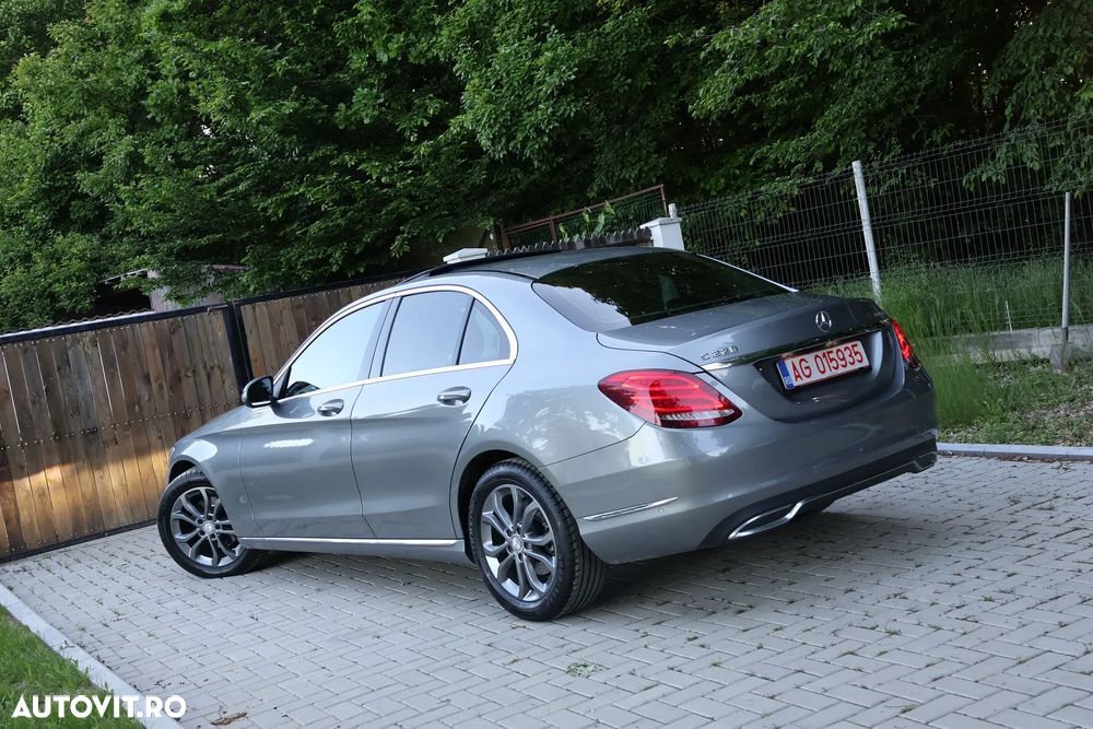 Mercedes-Benz C 220 CDI DPF BlueEFFICIENCY 7G-TRONIC Avantgarde Edition - 7