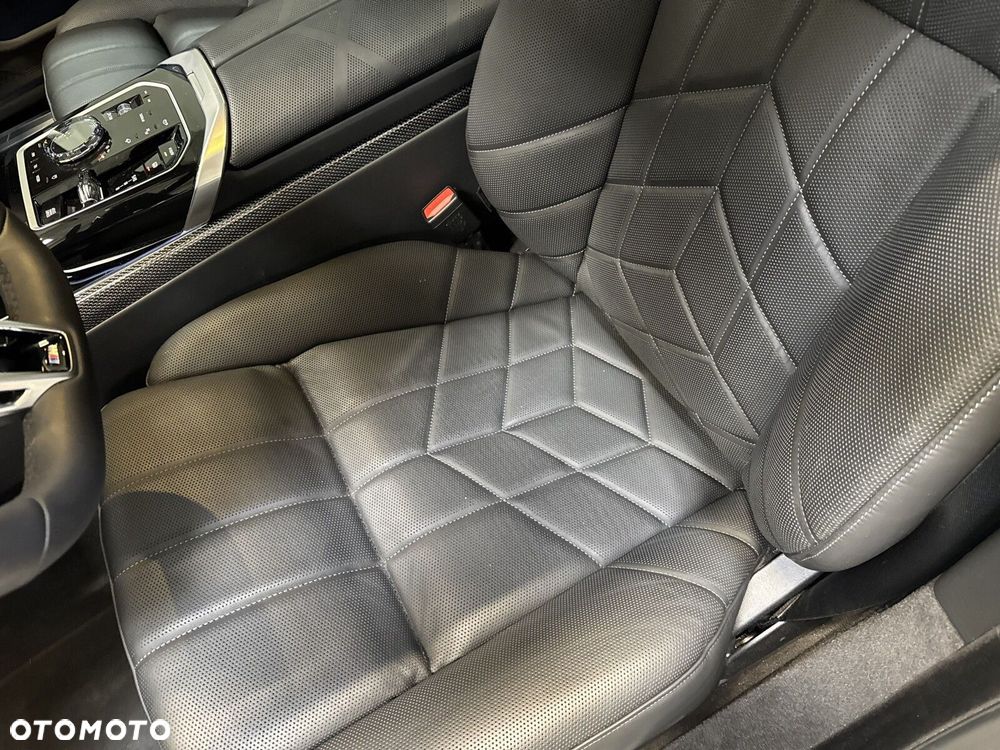 BMW Seria 7 - 14