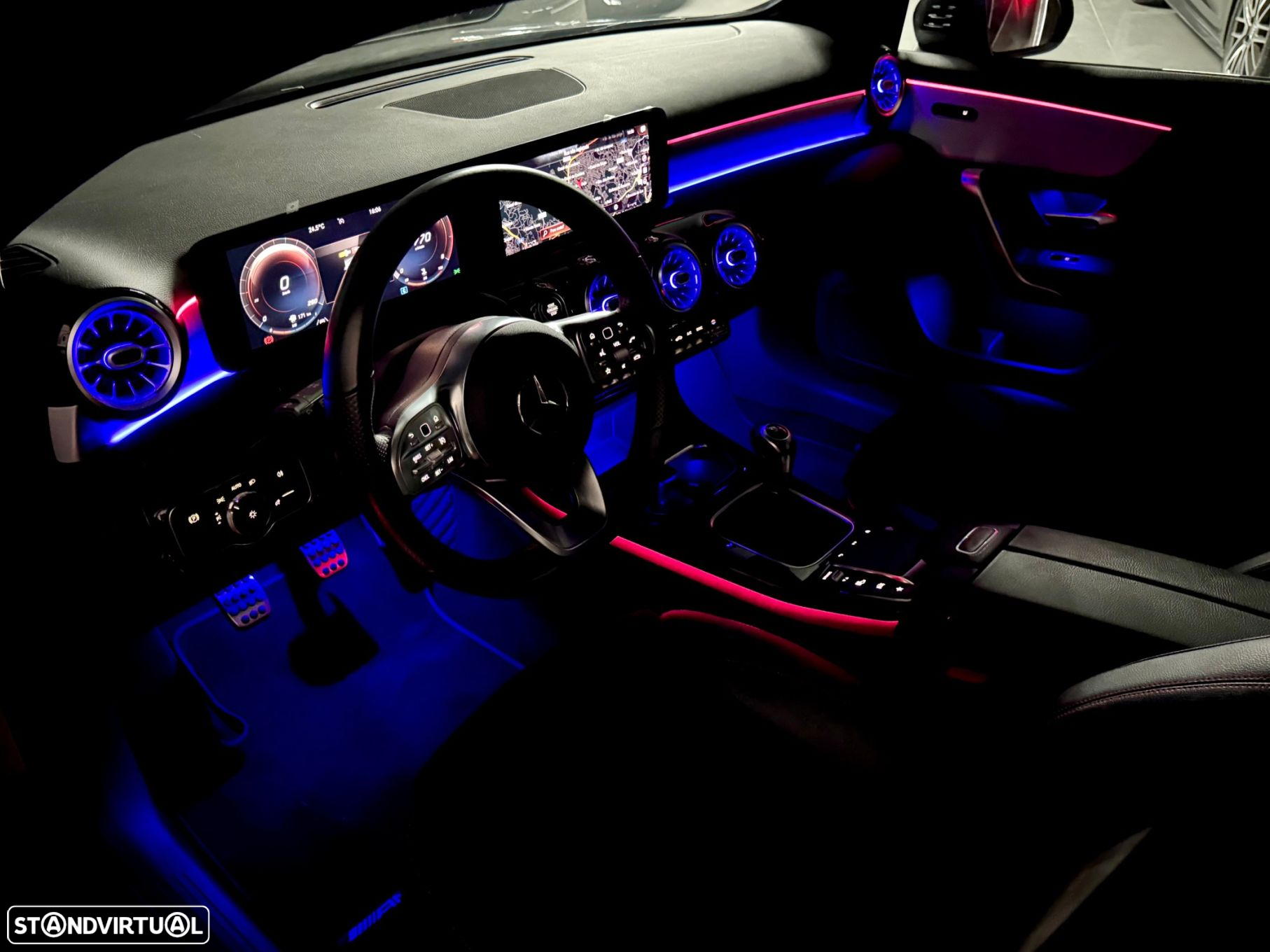 Mercedes-Benz A 180 AMG Line - 16