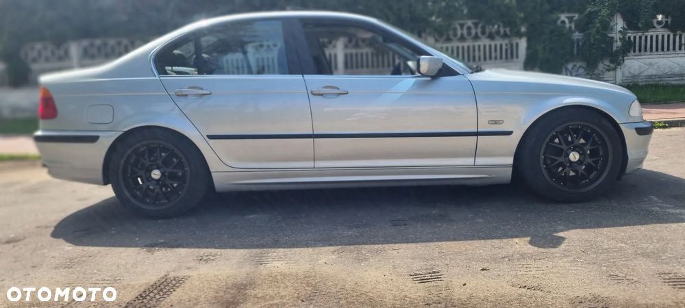BMW Seria 3 320i - 3