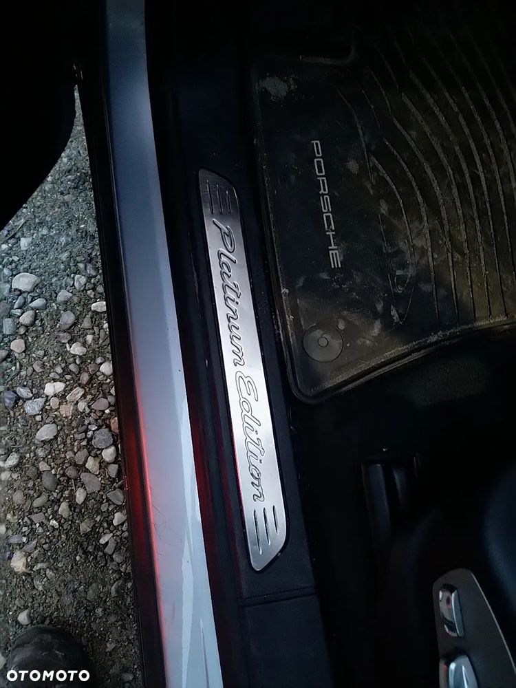 Porsche Cayenne Platinum Edition - 4