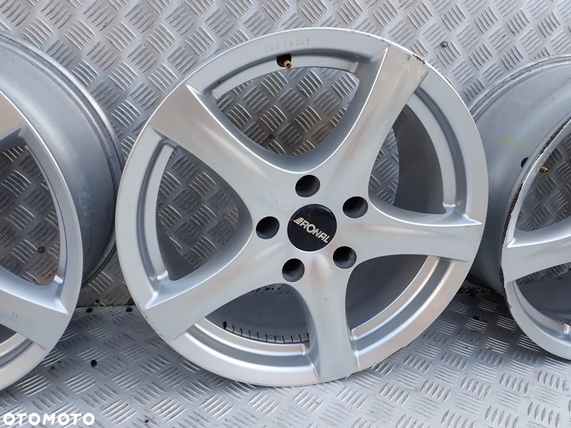 FELGI ALUMINIOWE BMW VW MULTIVAN 5X120 8JX17 ET35 - 5