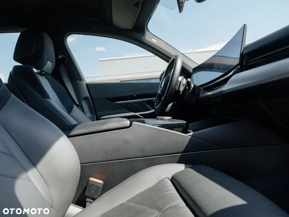 BMW Seria 5 520d xDrive mHEV M Sport - 8