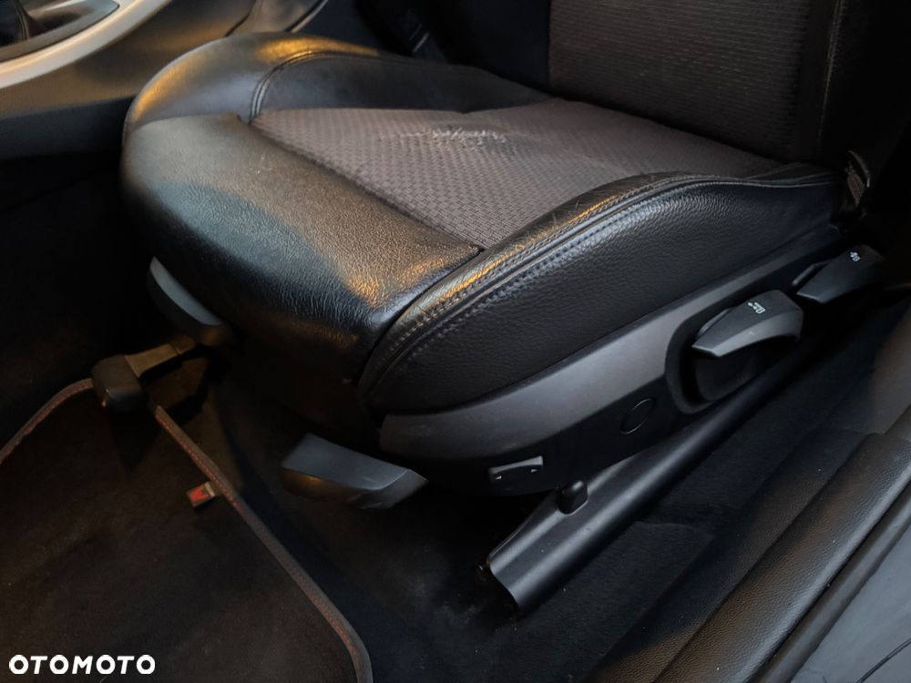 BMW Seria 3 320i - 15