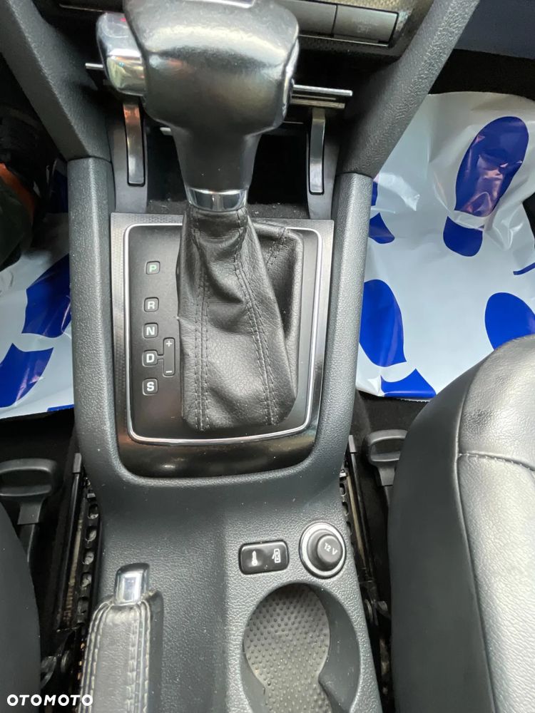 Skoda Octavia Combi 2.0 TDI CR DPF DSG RS - 27