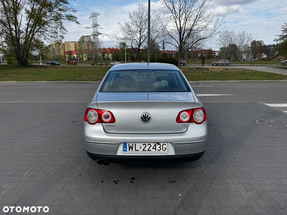 Volkswagen Passat 1.8 TSI Comfortline - 5