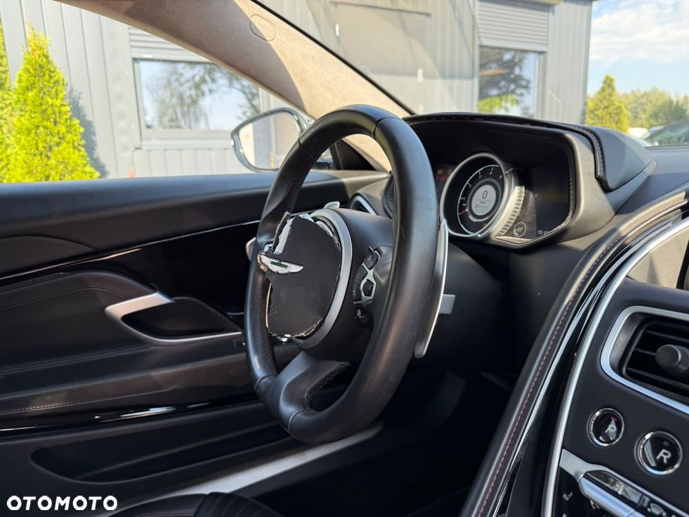 Aston Martin DB11 - 14