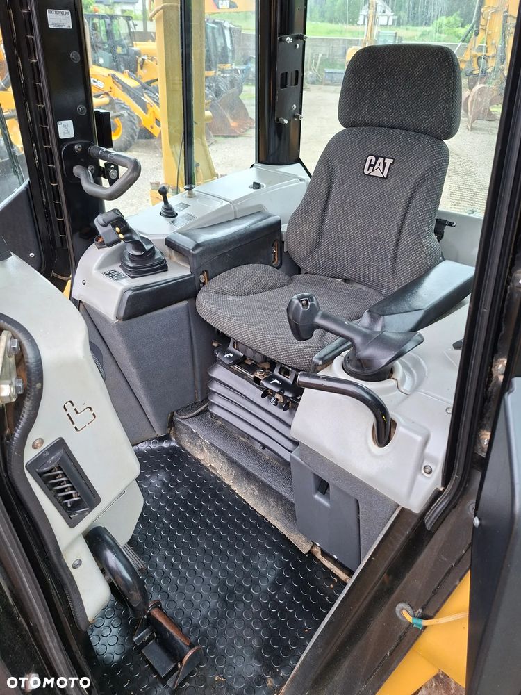 Caterpillar CAT D6N LGP - 29