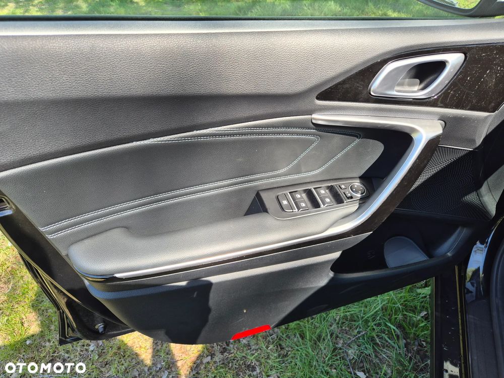 Kia Ceed - 13