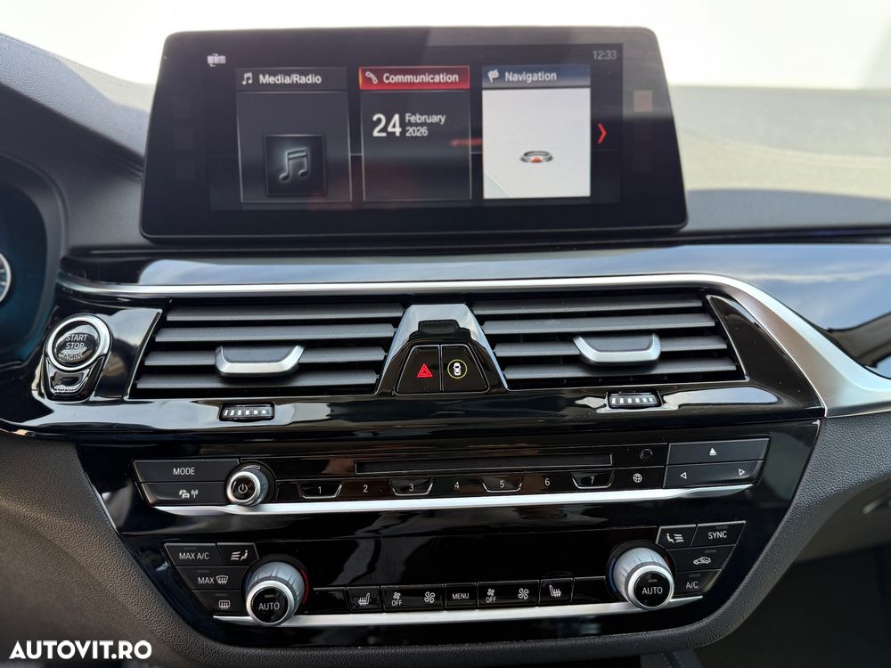 BMW Seria 5 520d Aut. Luxury Line - 7